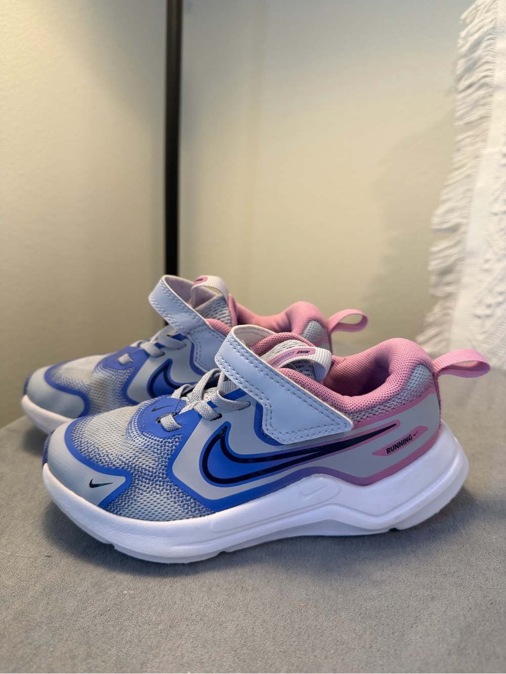 Nike Cosmic Runner